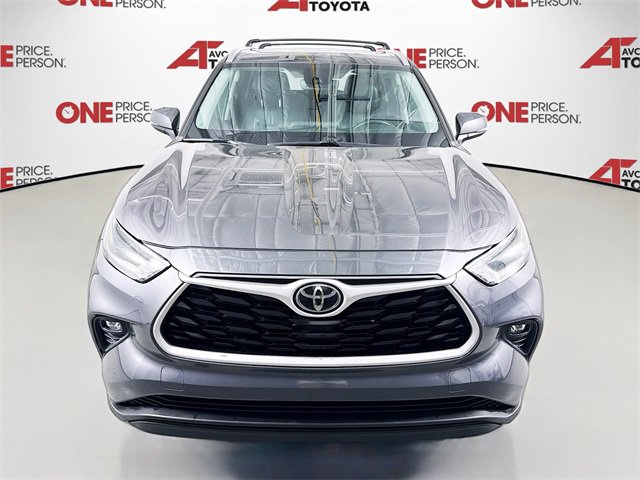 2021 Toyota Highlander XLE photo 2