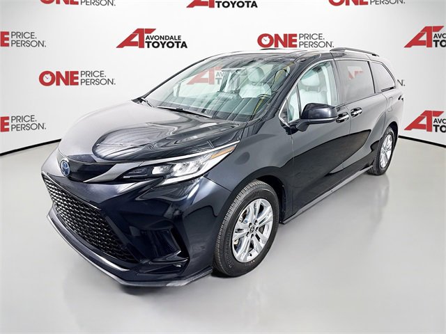 2023 Toyota Sienna XSE photo 3