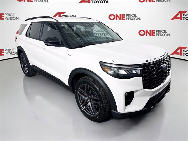 2025 Ford Explorer ST-LINE's photo