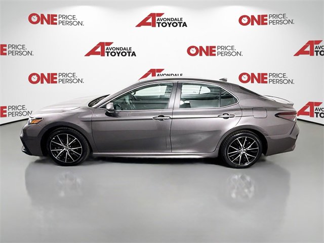 2023 Toyota Camry SE photo 4