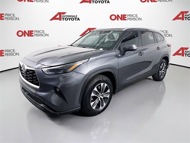 2024 Toyota Highlander XLE photo 3