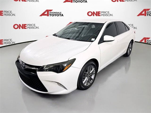 2016 Toyota Camry SE photo 3