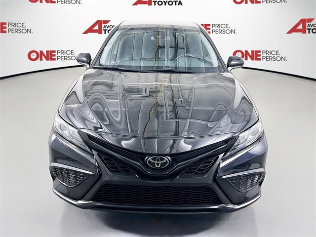 2021 Toyota Camry SE photo 2