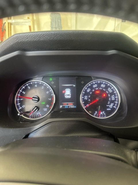 2022 Toyota RAV4 XLE photo 3