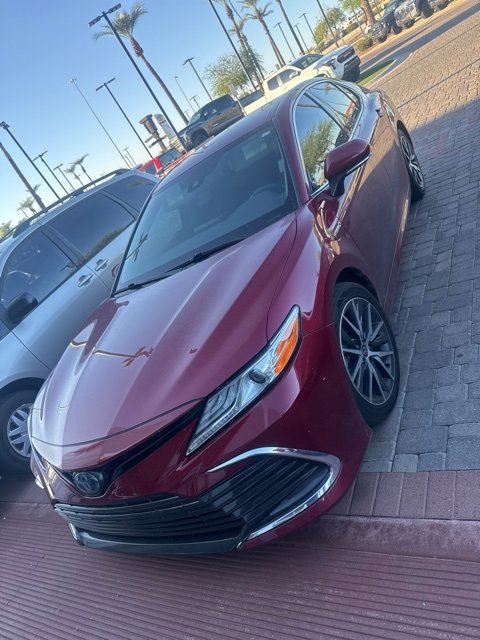 2021 Toyota Camry Hybrid XLE photo 2