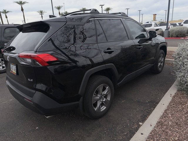 2024 Toyota RAV4 XLE photo 3