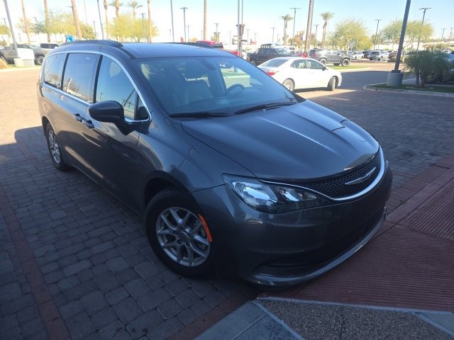 2021 Chrysler Voyager's photo