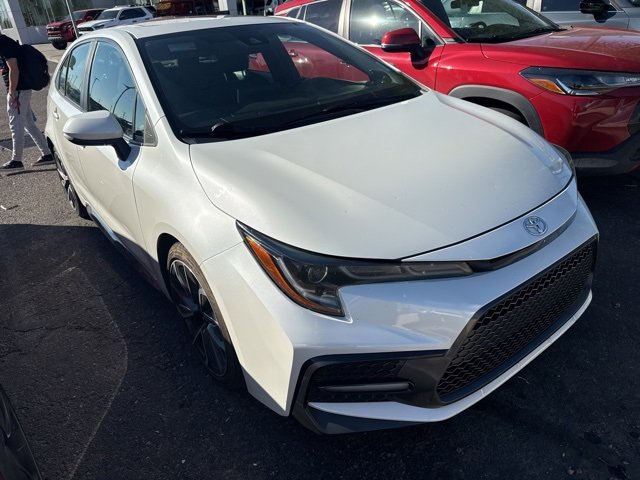 Used 2020 Toyota Corolla SE with VIN 5YFP4RCE4LP021927 for sale in Northfield, Minnesota