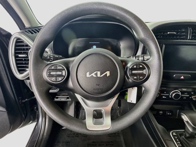 2025 Kia Soul LX - Photo 11