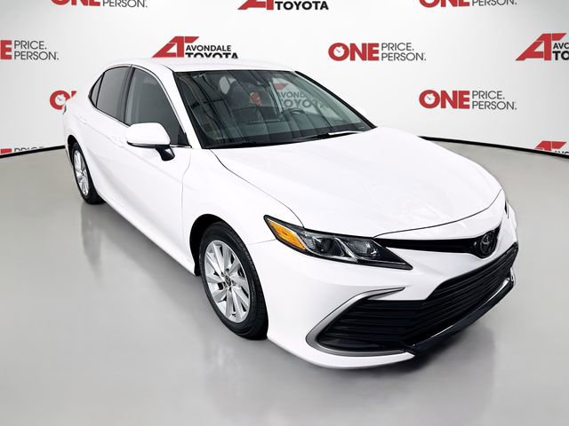 2023 Toyota Camry LE's photo