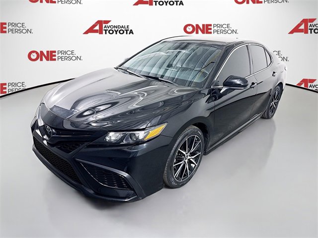 2021 Toyota Camry SE photo 3