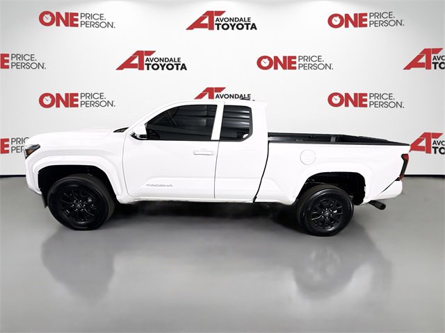 2025 Toyota Tacoma SR5 XtraCab photo 3