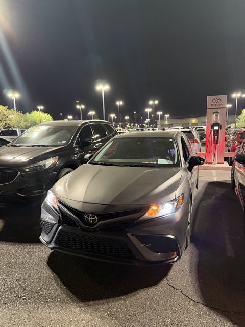 2021 Toyota Camry SE photo 2