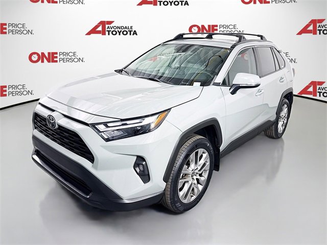 2023 Toyota RAV4 XLE Premium photo 3