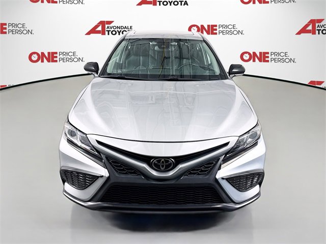 2022 Toyota Camry SE photo 2