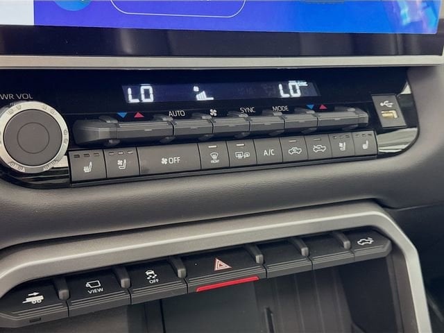 2025 Toyota Tundra Platinum - Photo 15