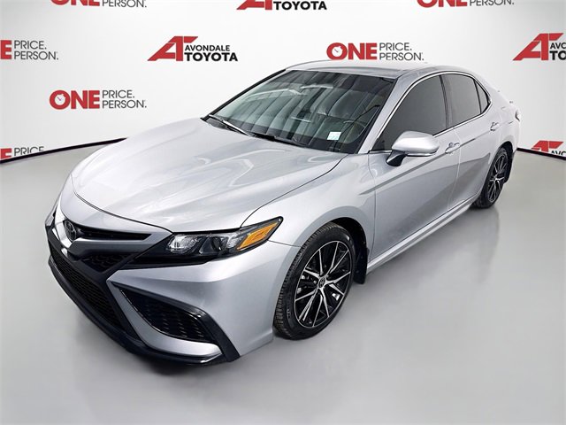 2022 Toyota Camry SE photo 3