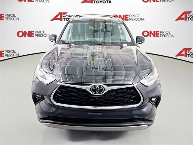 2023 Toyota Highlander Platinum photo 2