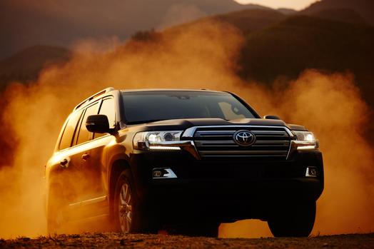 2016_Toyota_Land_Cruiser_03_C3CAC8BBA5DA600B30D479D79AAD61D4BDE3CDD5_low.jpg
