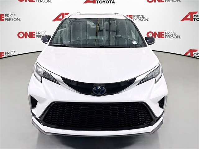 2023 Toyota Sienna XSE XLE photo 2