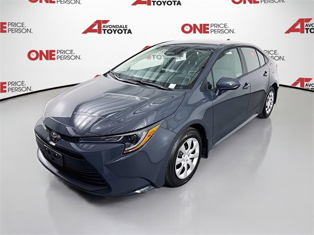 2025 Toyota Corolla LE photo 3