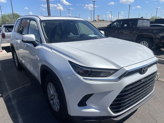 2025 Toyota Grand Highlander XLE photo 2