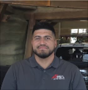 Staff member Julian Ocaranza from ID_606268