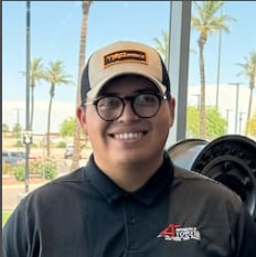 Staff member Elian Bencomo from ID_746ec1