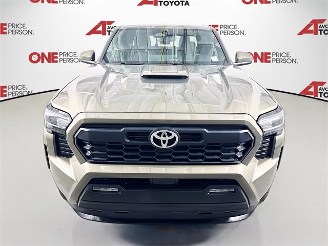 2024 Toyota Tacoma TRD Sport 4x4 photo 2