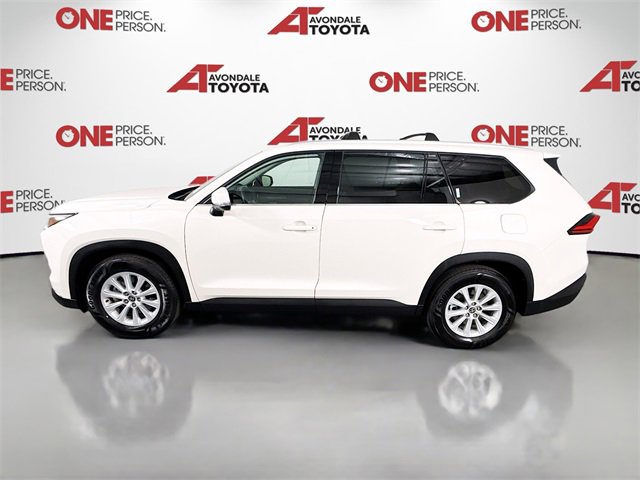2024 Toyota Highlander Hybrid XLE photo 2