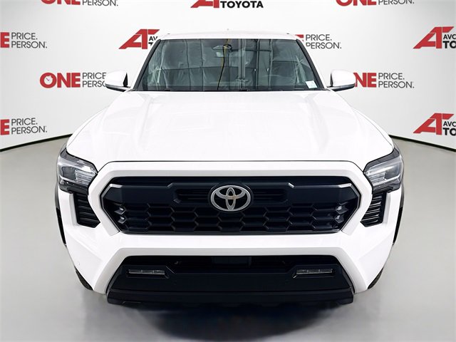 2024 Toyota Tacoma TRD Off-Road photo 2