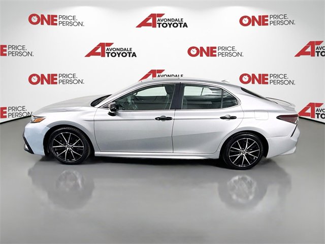 2022 Toyota Camry SE photo 4