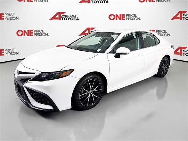 2024 Toyota Camry SE photo 3