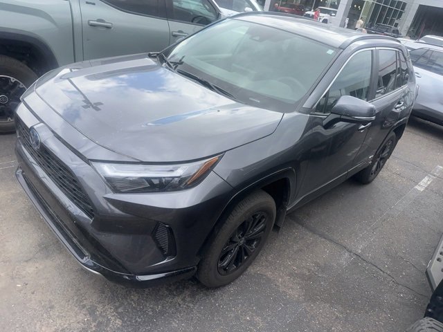 2024 Toyota RAV4 Hybrid SE photo 2