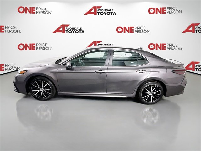 2023 Toyota Camry SE photo 4