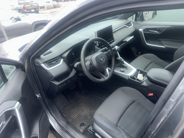 2024 Toyota RAV4 Hybrid SE photo 3