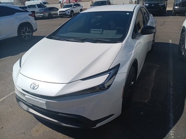 2024 Toyota Prius LE photo 2