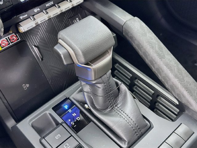 2026 Toyota Tacoma SR5 - Photo 16