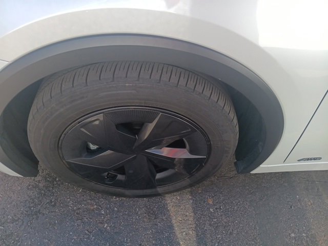 2024 Toyota Prius LE photo 4