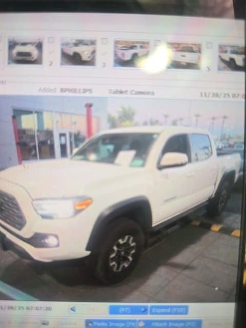 2023 Toyota Tacoma SR5 V6 4x4 photo 2