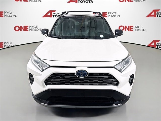 2020 Toyota RAV4 Hybrid XSE photo 2