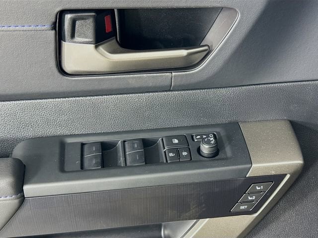 2026 Toyota Tundra Platinum - Photo 17