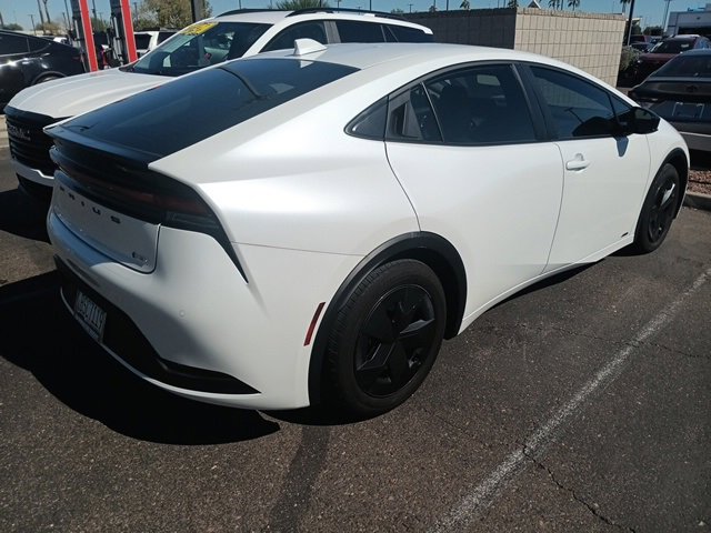 2024 Toyota Prius LE photo 3