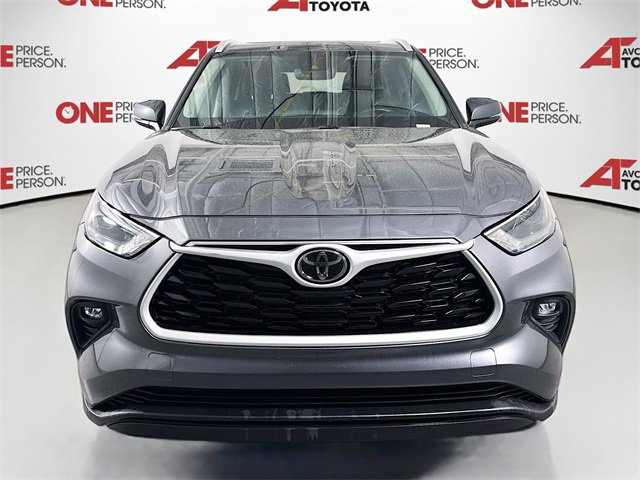 2024 Toyota Highlander XLE photo 2