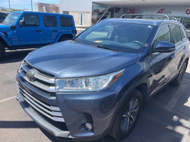 2018 Toyota Highlander SE XLE photo 2