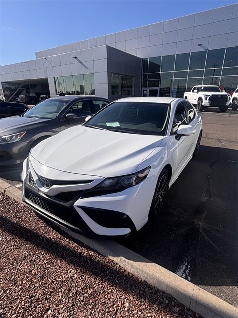 2024 Toyota Camry SE photo 2