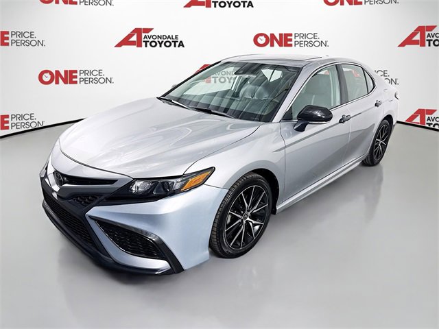 2022 Toyota Camry SE photo 3