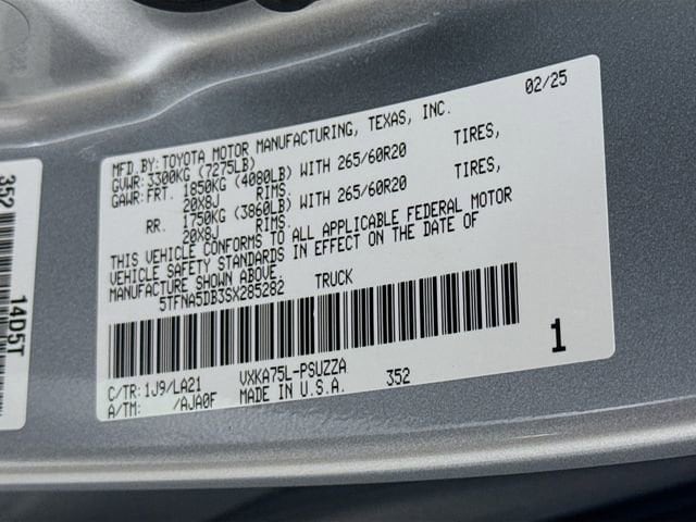 2025 Toyota Tundra Platinum - Photo 32