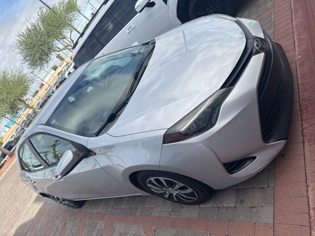 Used 2018 Toyota Corolla LE Sedan