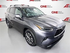 Used 2021 Toyota Highlander XLE SUV for Sale in Avondale, AZ